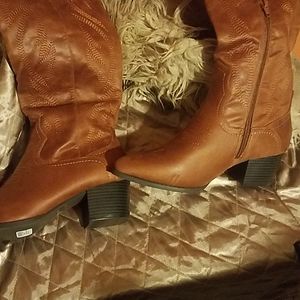 Fashion boots
